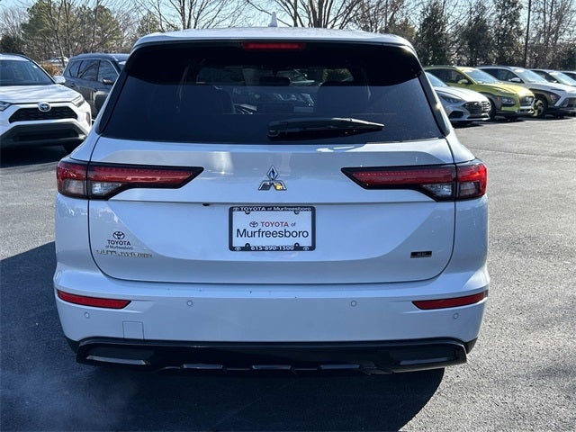 2023 Mitsubishi Outlander SE