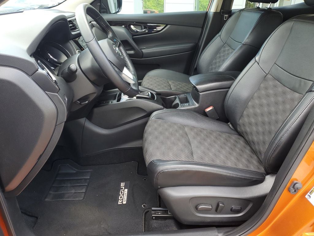 2022 Nissan Rogue Sport SV