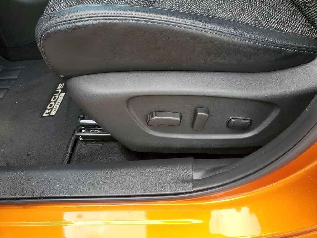 2022 Nissan Rogue Sport SV