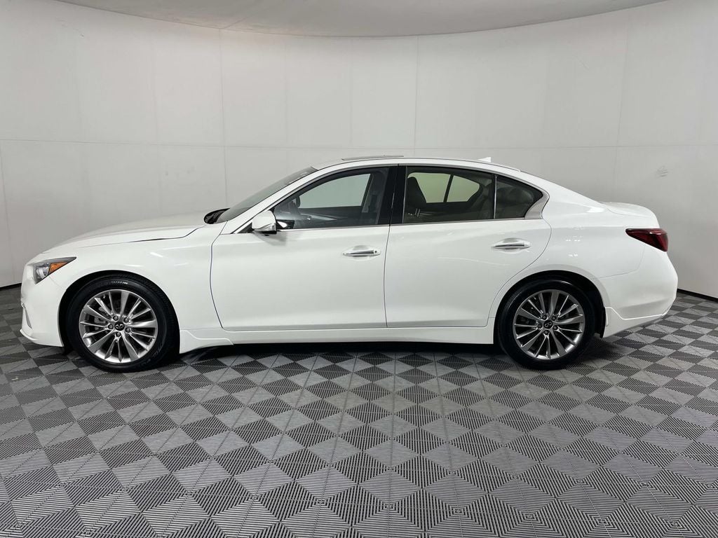 2023 INFINITI Q50 LUXE