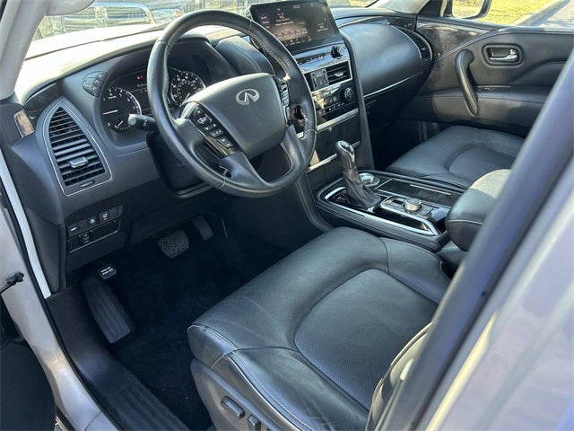 2023 INFINITI QX80 LUXE