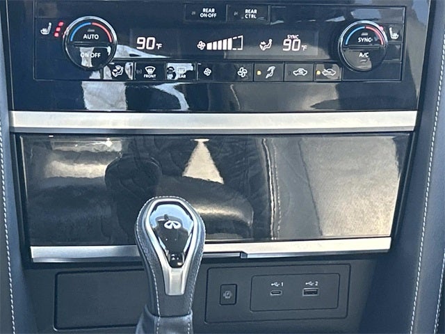 2023 INFINITI QX80 LUXE