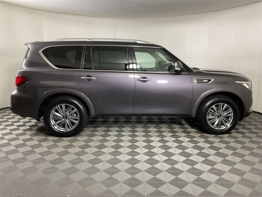 2024 INFINITI QX80 LUXE