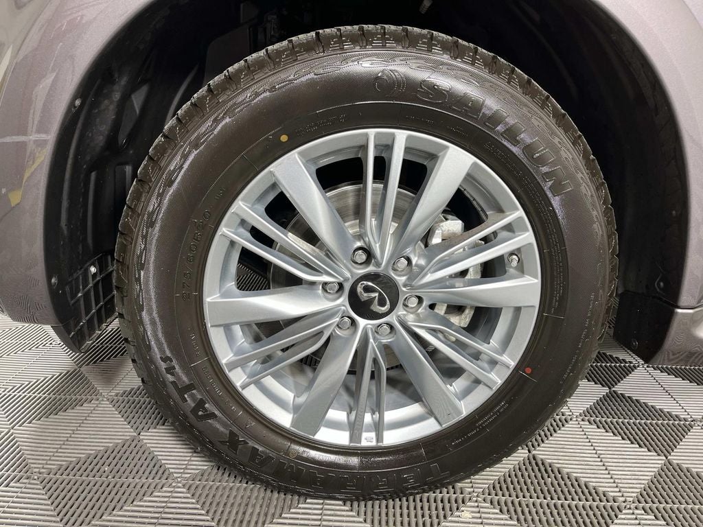 2024 INFINITI QX80 LUXE