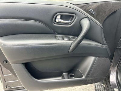 2024 INFINITI QX80 LUXE