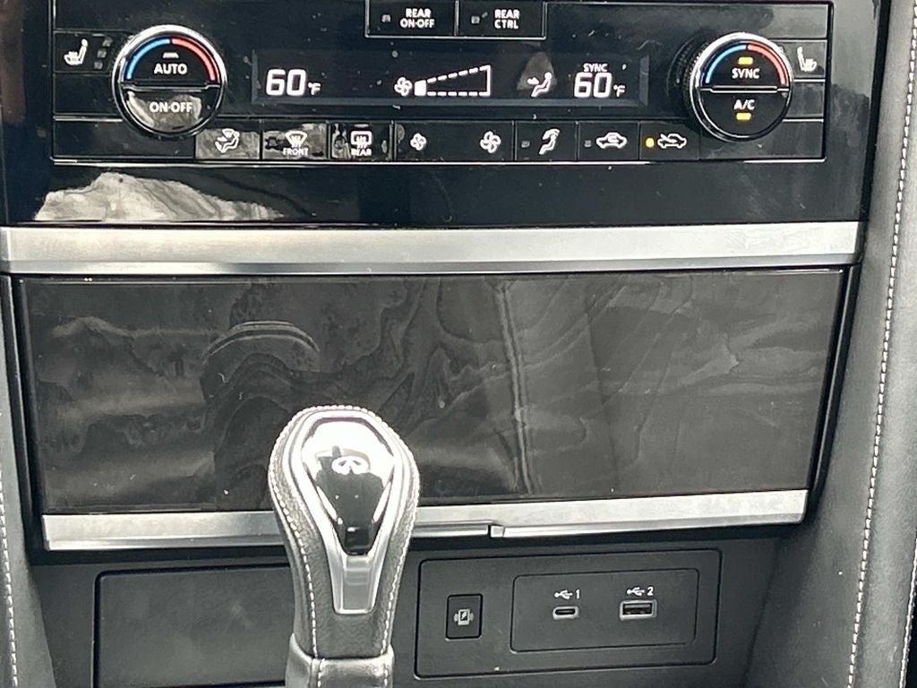 2024 INFINITI QX80 LUXE