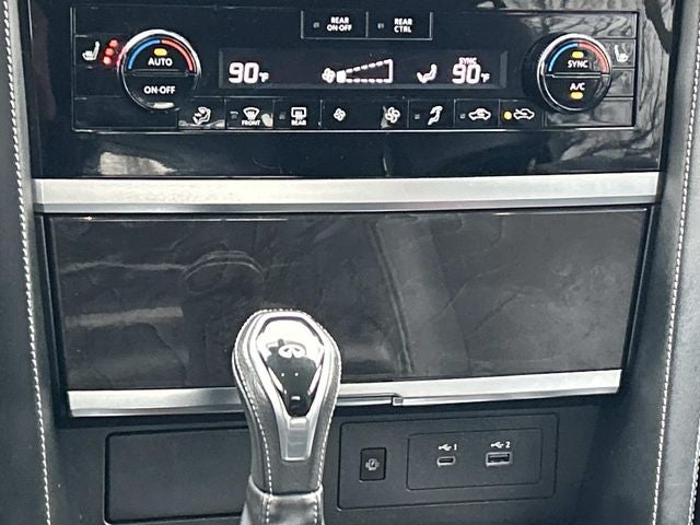 2024 INFINITI QX80 LUXE