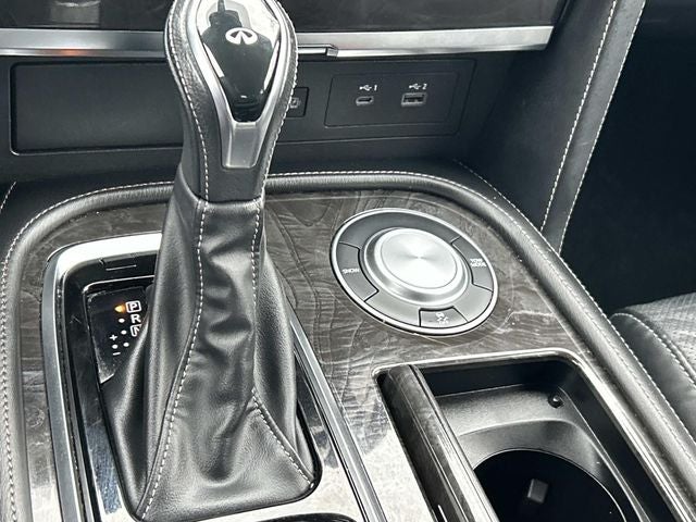 2024 INFINITI QX80 LUXE