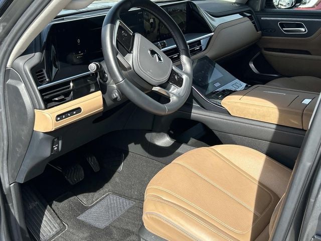 2025 INFINITI QX80 SENSORY W/ SPLIT BENCH