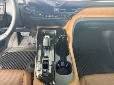 2025 Toyota Crown Signia Limited