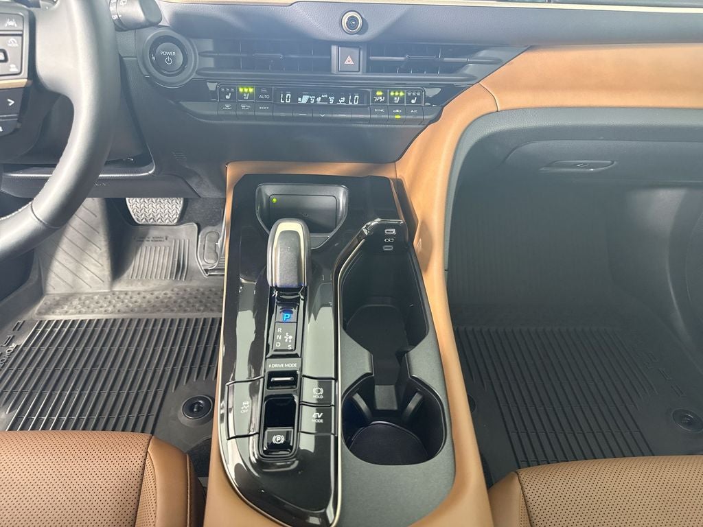 2025 Toyota Crown Signia Limited