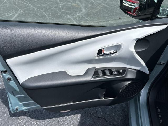 2020 Toyota Prius LE