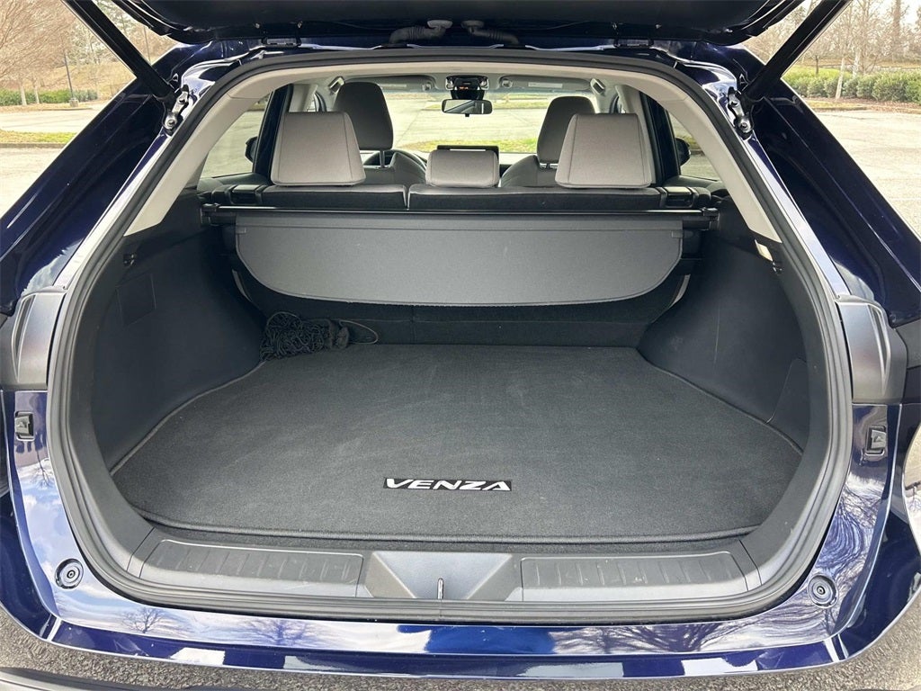 2023 Toyota Venza LE