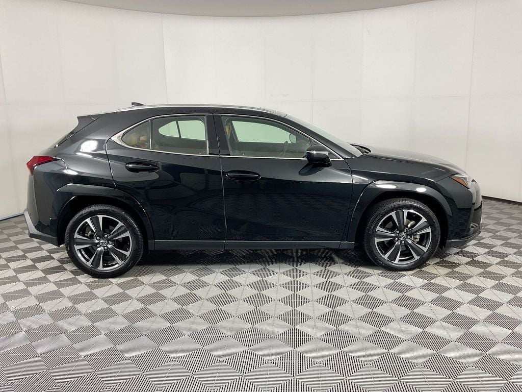 2025 Lexus UX 300h Premium