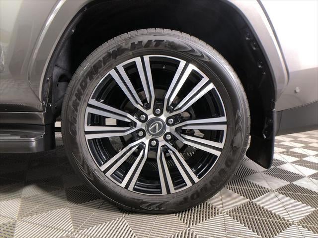 2025 Lexus LX 700h Luxury
