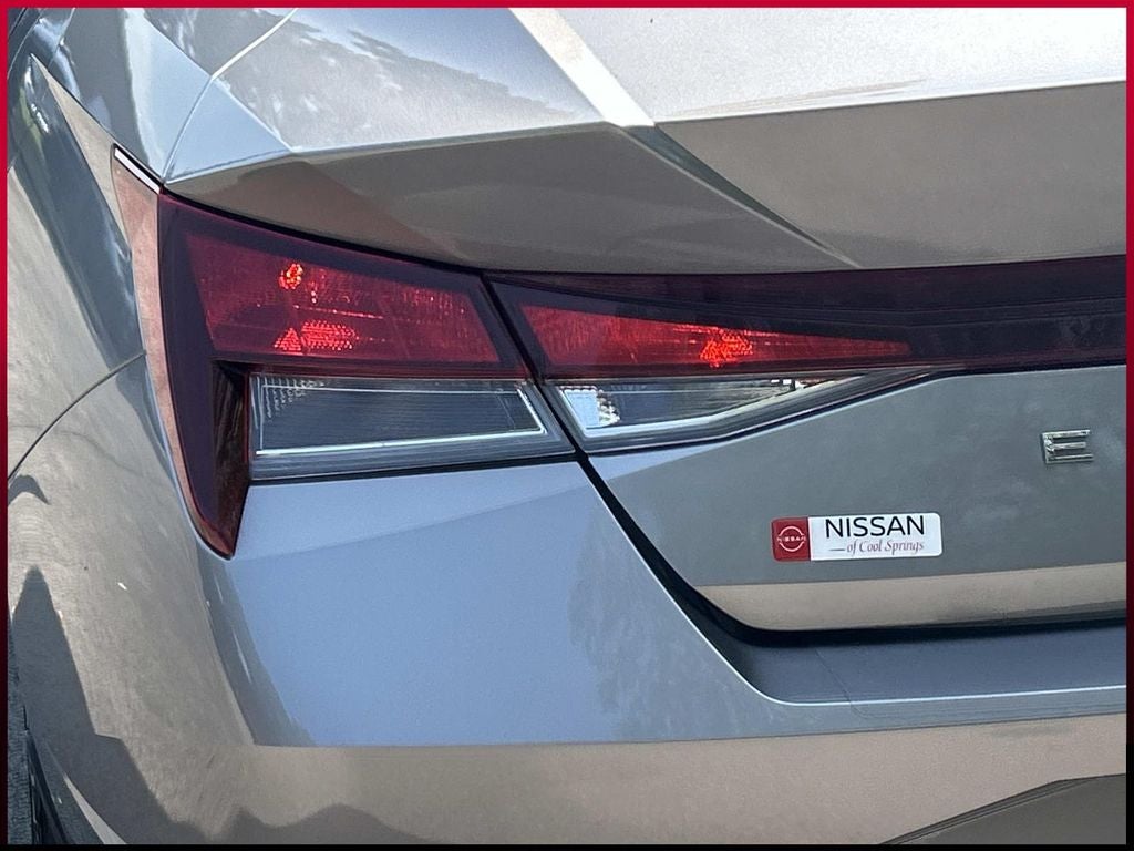 2023 Hyundai Elantra SE