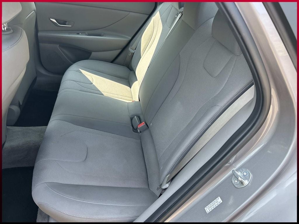2023 Hyundai Elantra SE