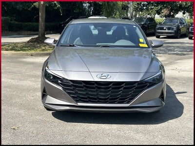 2023 Hyundai Elantra SE
