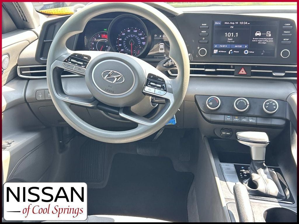 2023 Hyundai Elantra SE