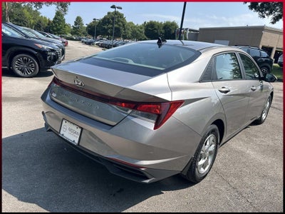 2023 Hyundai Elantra SE