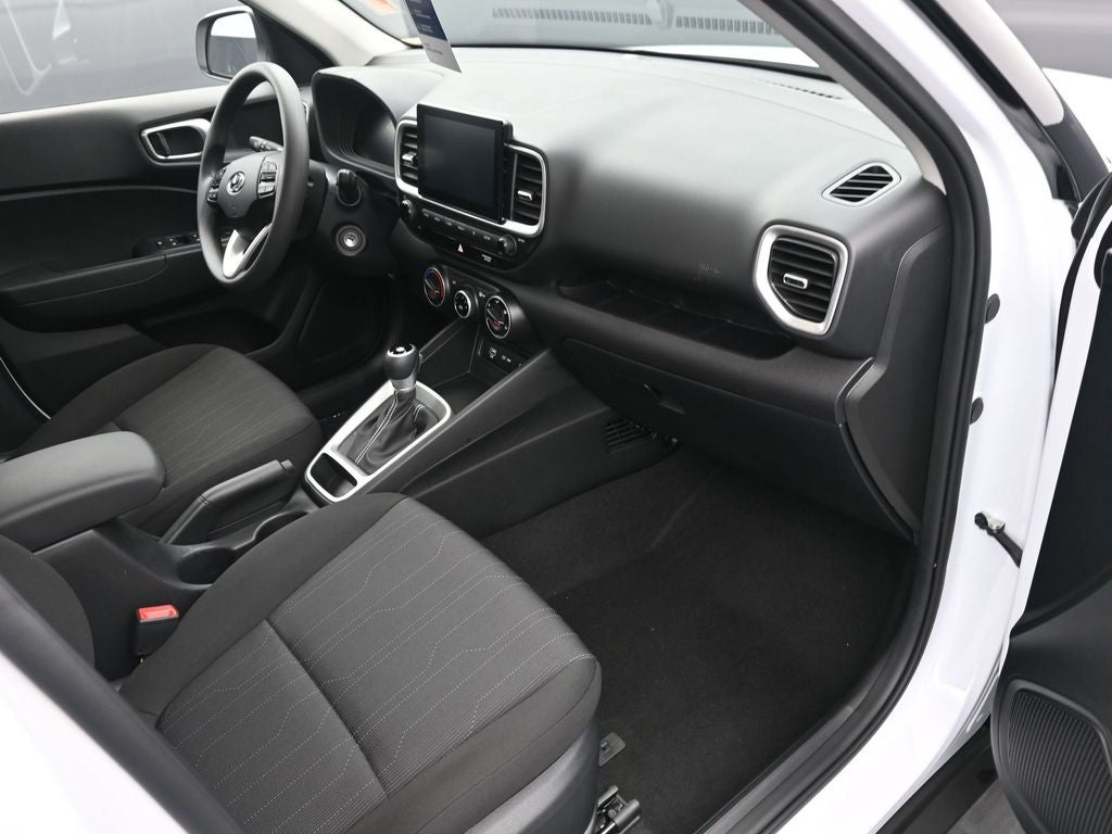 2025 Hyundai Venue SE