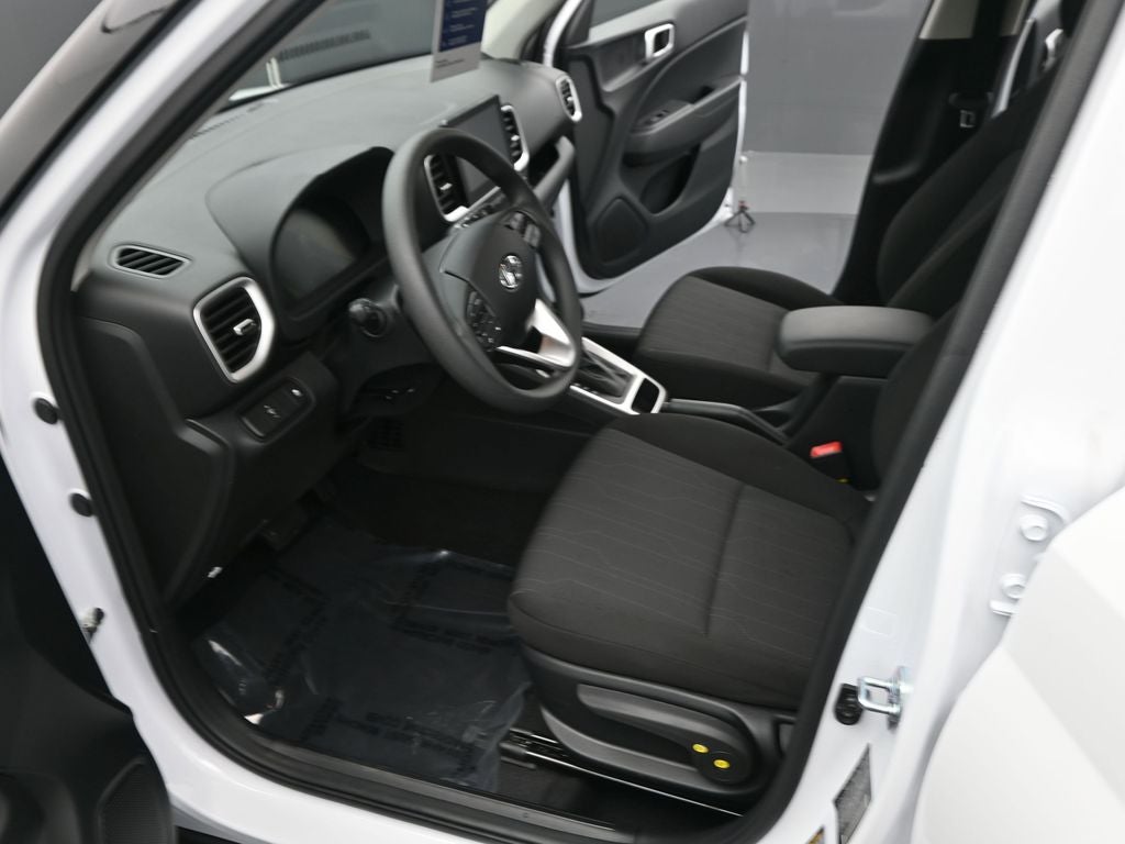 2025 Hyundai Venue SE