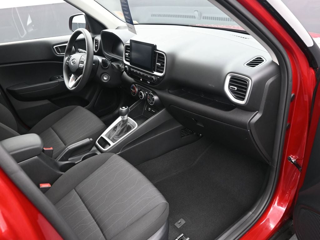 2025 Hyundai Venue SE