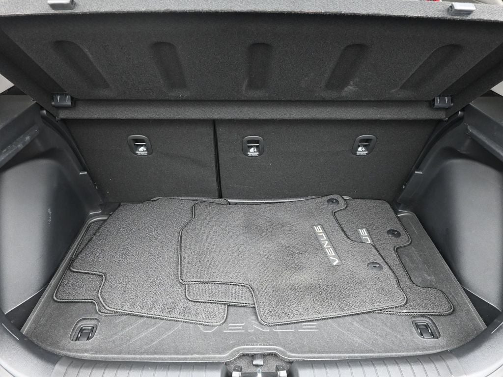 2025 Hyundai Venue SE