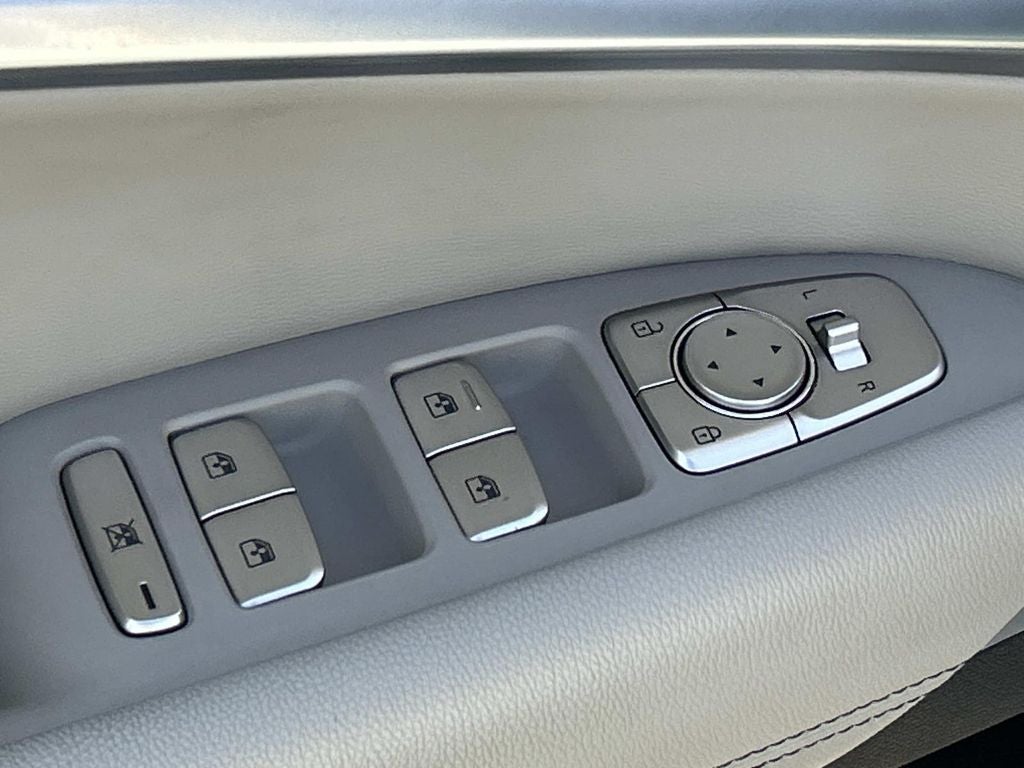 2022 Genesis G70 2.0T