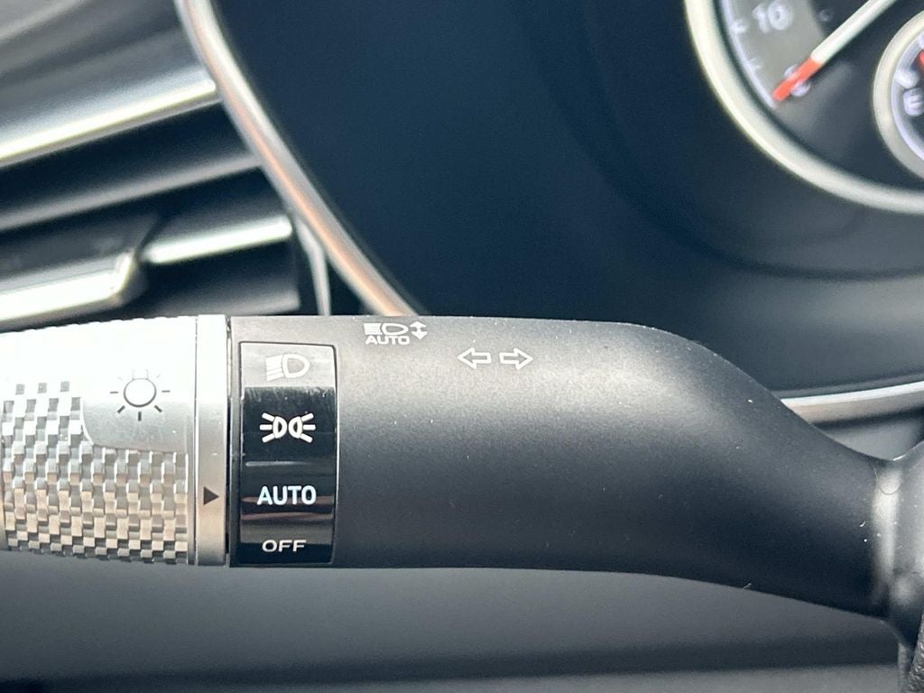 2025 Genesis G70 3.3T Sport Advanced