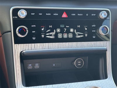 2025 Genesis GV80 Prestige