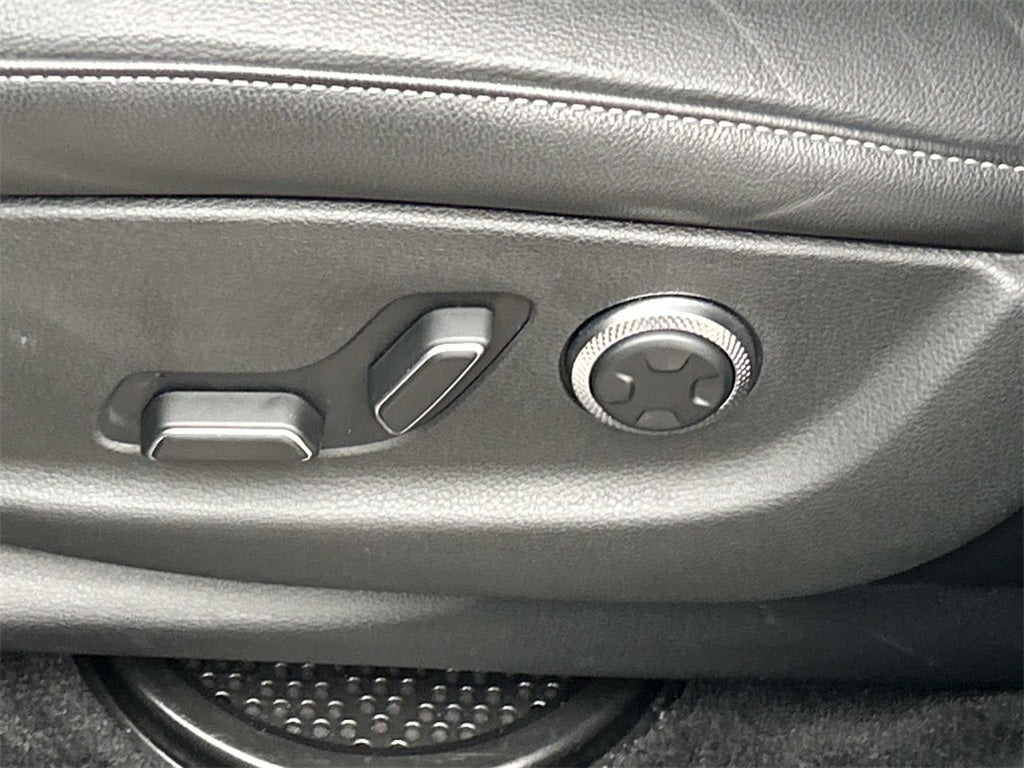 2025 Genesis GV80 Standard