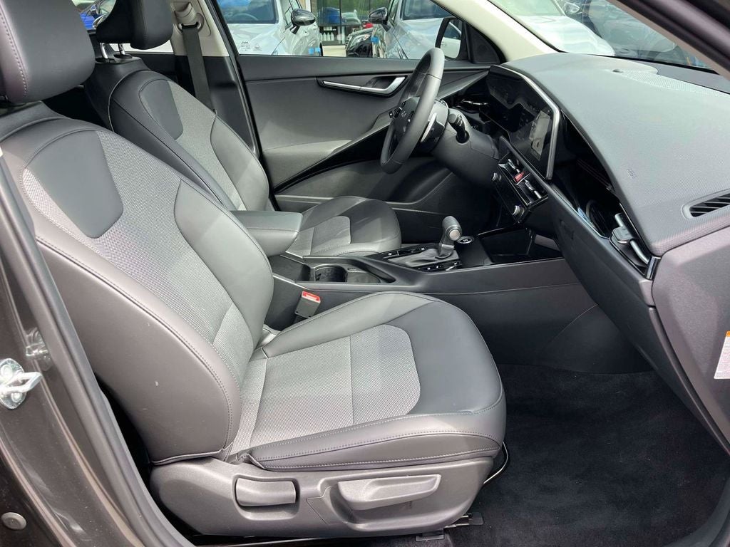 2025 Kia Niro EX