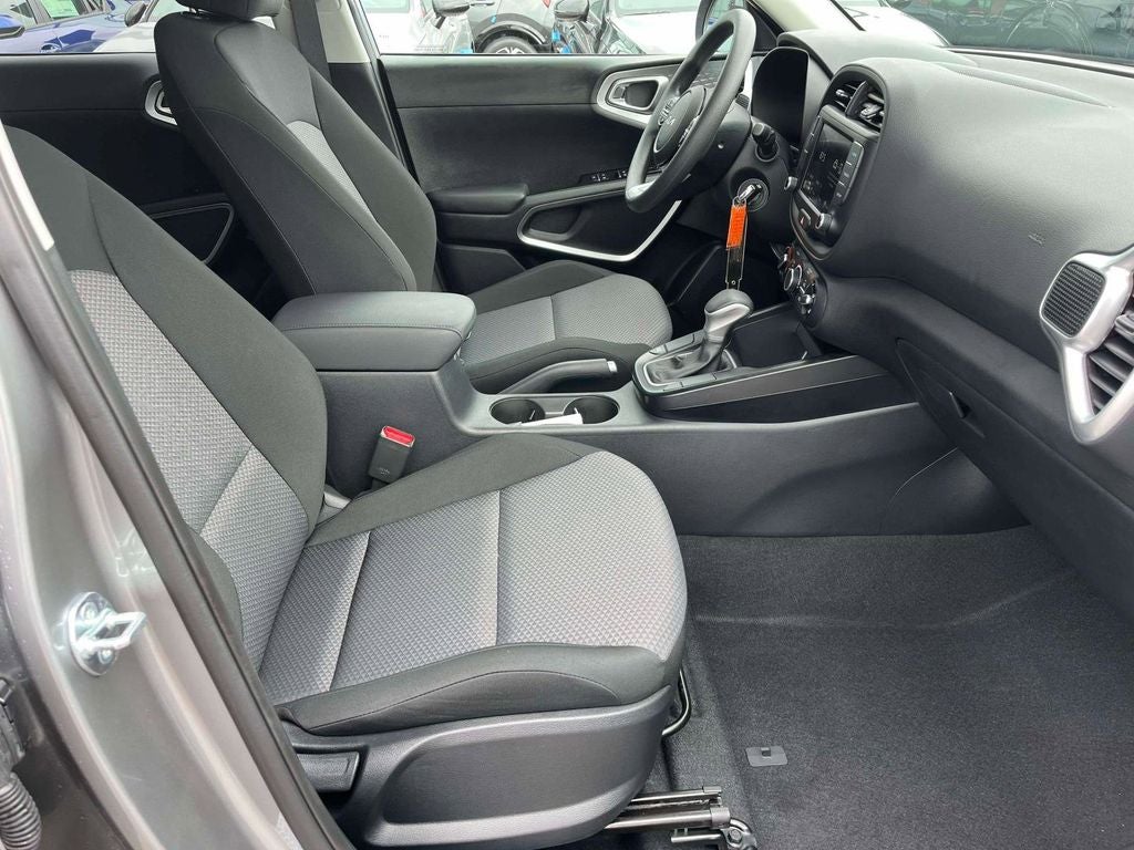 2025 Kia Soul Base