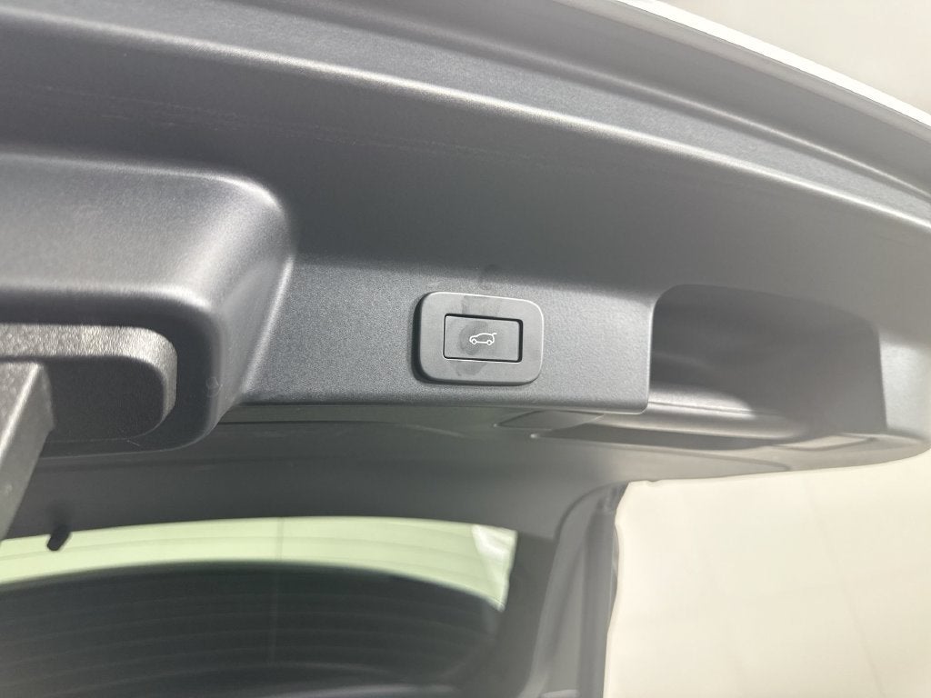 2024 Jaguar F-PACE P250 R-Dynamic S