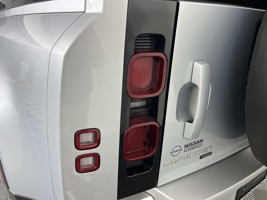 2023 Land Rover Defender 110 SE