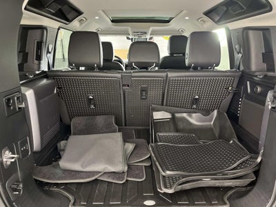 2023 Land Rover Defender 110 SE