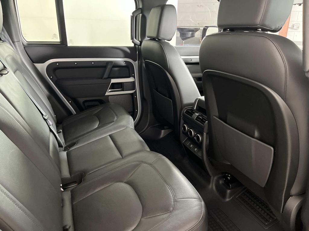 2023 Land Rover Defender 110 SE