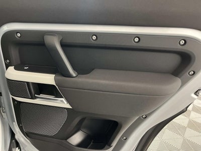 2023 Land Rover Defender 110 SE