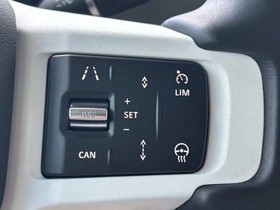 2024 Land Rover Defender 110 SE