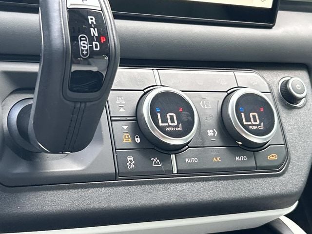 2024 Land Rover Defender 110 SE