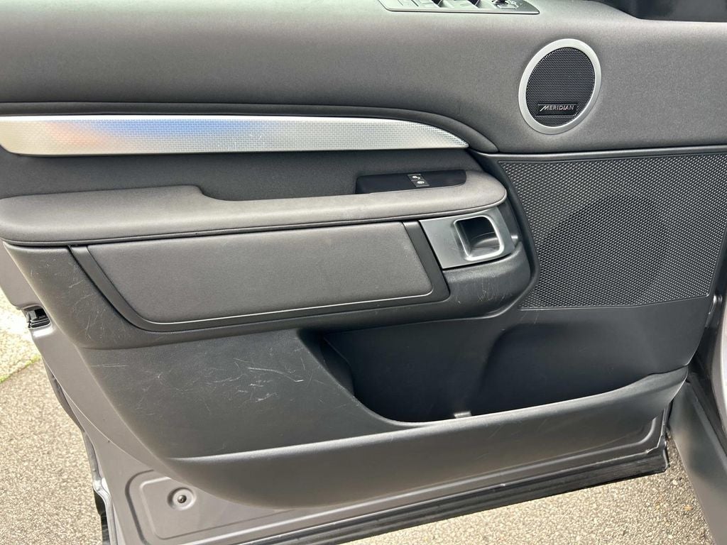 2020 Land Rover Discovery Landmark Edition