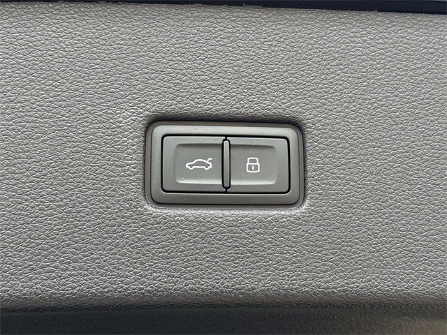 2025 Audi Q8 55 Prestige quattro