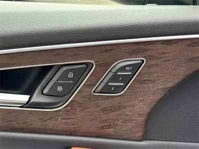 2025 Audi Q8 55 Prestige quattro