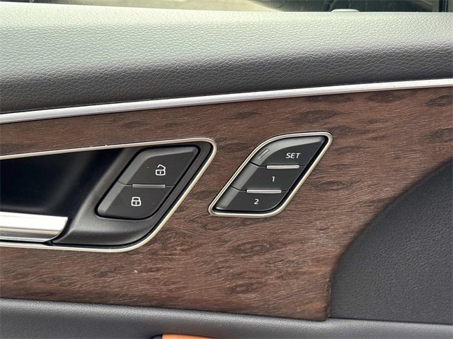 2025 Audi Q8 55 Prestige quattro