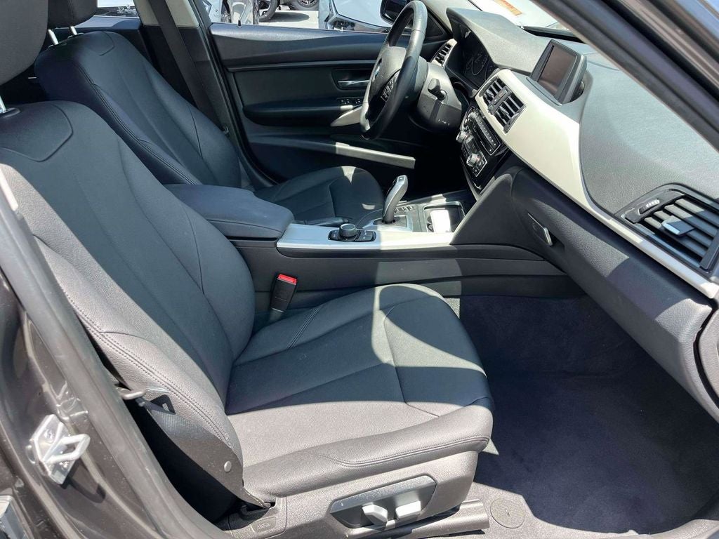 2018 BMW 3 Series 320i