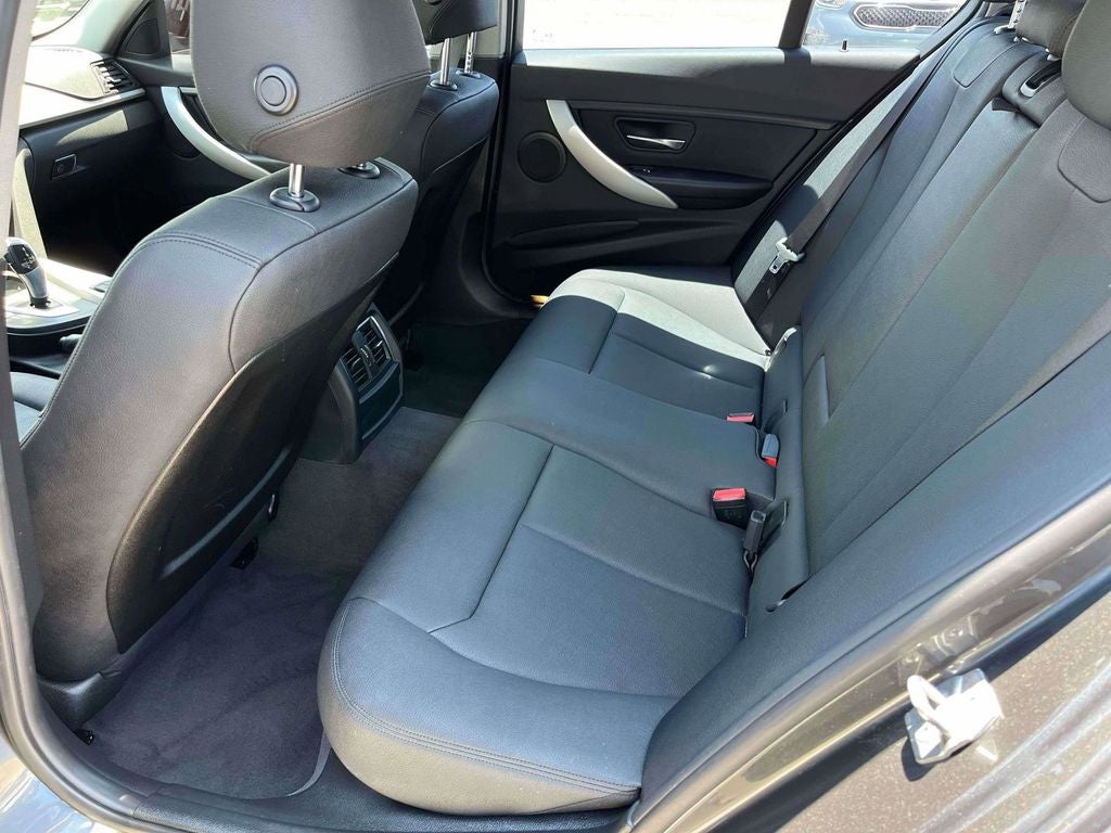 2018 BMW 3 Series 320i