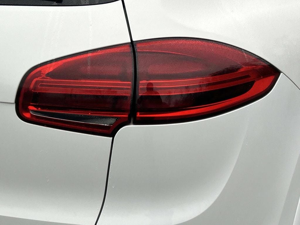 2017 Porsche Cayenne Platinum Edition