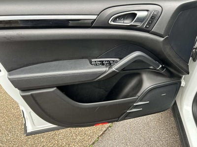 2017 Porsche Cayenne Platinum Edition