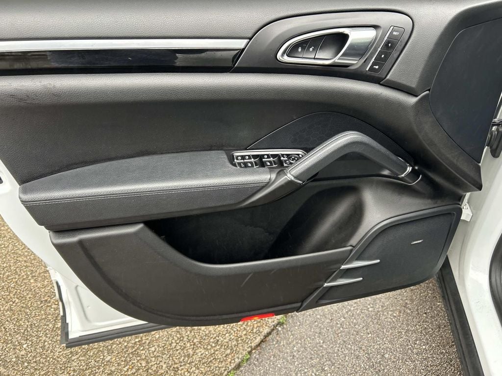 2017 Porsche Cayenne Platinum Edition